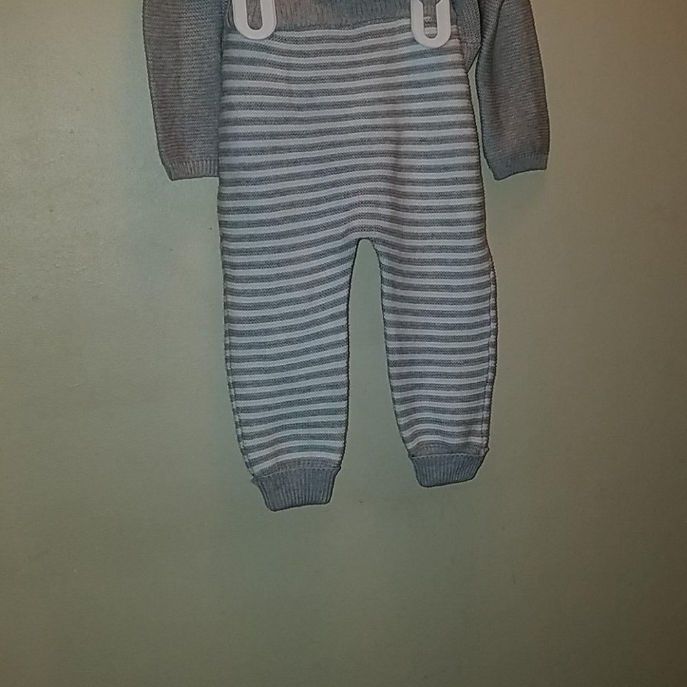 Carter's infant boy's 2 piece outfit - Picture 6 of 7